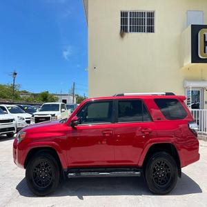 En stock Toyota 4Runner d'occasion Achetez maintenant Meilleur prix Sans accident Conduite à gauche et à droite disponible à la vente - Product Image 1