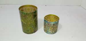 Porte-bougie votive en métal antique fabriqué à la main détaillant pour Noël pour les étagères ou les tables d'appoint - Product Image 5