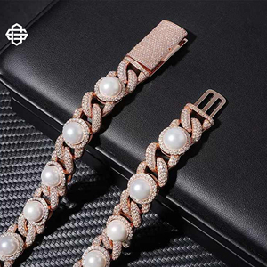 สร้อยข้อมือสุดหรูสไตล์ฮิปฮอปชุบสีโรสโกลด์ประดับมุกแนวคิวบาพร้อมวัสดุอัลลอยประดับเพชรสำหรับงานเลี้ยงสำหรับผู้ชายผู้หญิง - Product Image 4