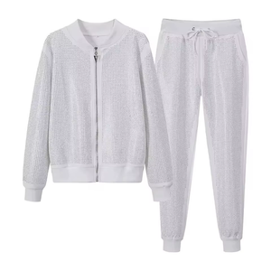 ชุดวอร์มแทรคสูทประดับเพชรขายดี สำหรับทุกเพศ แบบมีเชือกผูกและซิป พร้อมกางเกงจ็อกเกอร์ ชุดแทรคสูทประดับเพชร - Product Image 1