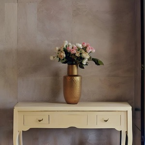 Florero de acero hecho a mano de diseño minimalista, perfecto para la decoración del hogar, hoteles y jardines de proveedor indio - Product Image 1