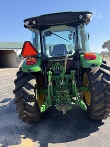 Tractor Agrícola JOHHN DEEERE 5100M 2022 de 150HP con Motor, Caja de Cambios y Bomba - Product Image 3