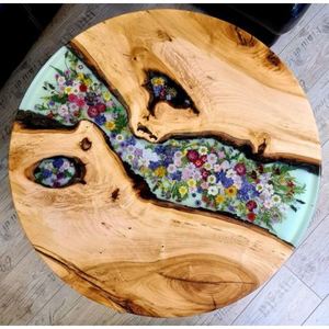 Elegante bandeja de servicio de resina hecha a mano, forma y tamaño personalizables para alimentos o uso doméstico, pieza única de madera - Product Image 1