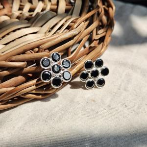 Elegantes y Lujosos Broches Florales de Plata con Zafiro Brillante en Plata de Ley 925 para Compromiso, Boda o Joyería de Regalo - Product Image 1