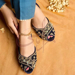 Khussa de Terciopelo para Mujer, Fabricación Pakistaní 2026, Diseño Impreso de Moda, Alta Calidad, Antideslizante, Hecho a Medida - Product Image 5