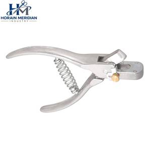 Herramienta de Identificación Animal de Alta Calidad, Cortador de Orejas para Ganado, Acero Inoxidable Resistente, Instrumento Veterinario Profesional - Product Image 4