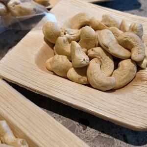 Núcleos de Anacardo Vietnamitas de Alta Calidad W240, Blancos, Frescos y Limpios para Suministro Industrial de Fabricación de Alimentos - Product Image 1