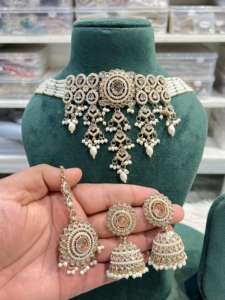 Ensemble ras du cou plaqué d'un gramme pour femmes, bijoux traditionnels indiens de luxe avec Maang Tikka, idéal pour les mariages, les fêtes - Product Image 4