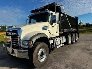 Venta Rápida 2024: Camión Volquete de Triple Eje Granite 64FR - Grado Industrial y para Bricolaje, 3 Años de Garantía, MP8 455HP, Listo para Enviar - Product Image 3