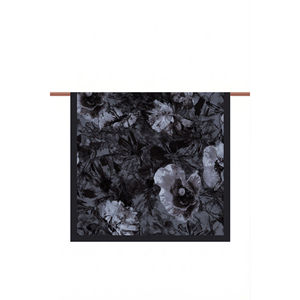Série d'écharpes en bambou à motif floral en noir – Élégant foulard et cache-cou - Product Image 3
