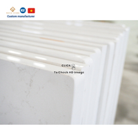 Luxe une pièce Super Jumbo taille dalle découpée Carrare blanc Quartz artificiel pierre cuisine comptoir surdimensionné île haut