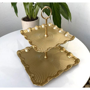 Support à gâteau à 2 étages en or de qualité supérieure avec des accents floraux blancs Plateau de présentation de desserts pour les mariages, les fêtes et la décoration de la maison - Product Image 3