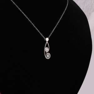 Collier en or 14 carats avec deux pierres et diamants Pendentif vintage Toi et Moi Cadeau de mariage en moissanite cultivé en laboratoire pour elle - Product Image 4