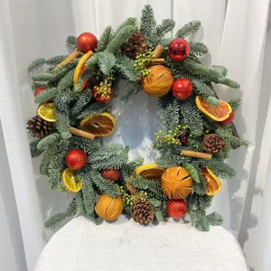 Adorno de vacaciones de piña Acento rústico orgánico Agregar calidez y estilo natural a los interiores navideños y decoraciones de temporada - Product Image 1