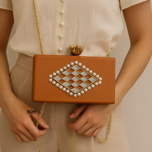 กระเป๋าคลัทช์ไม้เรซิ่นทำมือสุดหรู ทนทาน เป็นมิตรกับสิ่งแวดล้อม ลายจุด เปิดปิดแบบง่าย สายสะพายโซ่  รับทำโลโก้ กระเป๋าสำหรับออกงานกลางคืน - Product Image 1