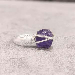 แหวนเงินแท้ 925 ประดับพลอยแอมะทิสต์ธรรมชาติ สำหรับผู้หญิง ดีไซน์เก๋ งานแฮนด์เมด เหมาะเป็นของขวัญคริสต์มาส หรือของขวัญวันเกิดเดือนกุมภาพันธ์ - Product Image 4