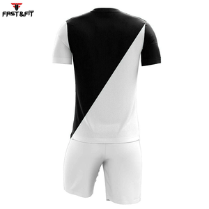 Vente en gros 2024 nouvel arrivage d'uniformes de football d'équipe respirants nouveau design d'uniforme d'équipe de football fabriqué en usine à vendre - Product Image 2