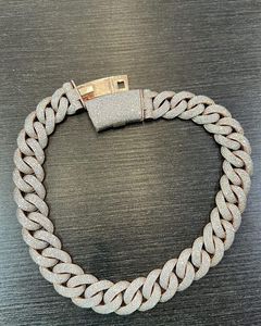 Cadena de eslabones cubanos de 20mm personalizada de alta calidad, patrón sólido helado, chapado en rodio, collares de diamantes de moissanita de oro de 10K - Product Image 3