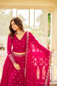 2024 été Collection filles/femmes décontracté col en v Lehenga Choli brodé Patchwork rayonne tissé à manches travail lavable imprimé - Product Image 4