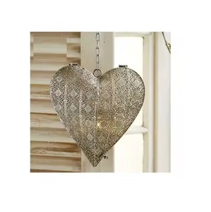 Adorno Colgante de Diseño Decorativo de Metal Sólido, Ideal para Decoración de Casas de Campo y Hogares, Diseño Decorativo Colgante en Forma de Corazón - Product Image 6