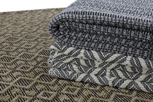 Trouvez de beaux tapis EXTÉRIEURS uniques pour votre maison ou votre entreprise dans notre magasin de tapis Explorez un grand assortiment de tailles et de formes de couleurs - Product Image 4