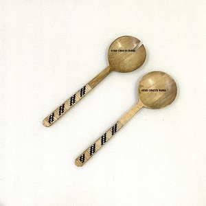 ชุดเสิร์ฟสลัดไม้และเครื่องจักสาน2ชิ้นพร้อมการตกแต่งตามธรรมชาติสำหรับบ้านร้านอาหารโรงแรมงานเลี้ยงงานแต่งงานเครื่องใช้บนโต๊ะอาหารที่ทำจากไม้ - Product Image 3