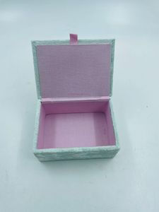 Bolsas Térmicas de Terciopelo Hechas a Mano con Diseño Floral, Multicolores, con Logotipo Personalizado, Bordado a Mano, Recuerdos de Boda, Artículos Promocionales para Fiestas Religiosas - Product Image 3