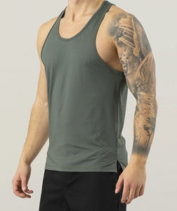 เสื้อกล้ามผู้ชายแบบลำลองระบายอากาศได้ดีเสื้อถักนิตติ้งพร้อมโลโก้ด้านหน้าสำหรับไลฟ์สไตล์และออกกำลังกาย - Product Image 1