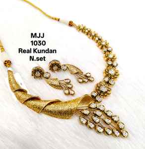 Fourniture directe d'usine élégant collier de mariée Kundan pour les cérémonies de mariage indiennes disponibles chez Wholesale Supply - Product Image 1