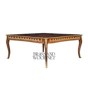 Table basse de luxe en marqueterie avec incrustations de bois complexes, accents dorés élégants et finition au design européen classique - Product Image 3