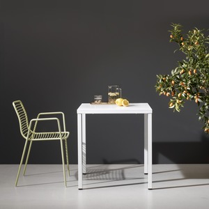 โต๊ะรับประทานอาหารกลางแจ้งทรงสี่เหลี่ยม โครงเหล็กทาสี ขนาด 70x70 ซม. - Product Image 3