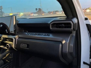 Tacoma Hybrid TRD 2024 Usada, Volante a la Izquierda, Motor Turbo, Automática, Tracción en las Cuatro Ruedas, R18, Interior Claro, Asientos de Cuero - Product Image 2