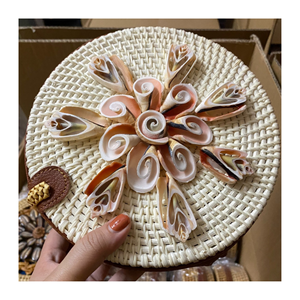 Souvenir en rotin très apprécié pour la décoration intérieure, les cadeaux et le style d'intérieur - Product Image 1