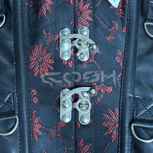 Corset serre-taille noir en brocart avec empiècements en cuir noir et baleines en acier robustes avec accessoires en acier - Product Image 4