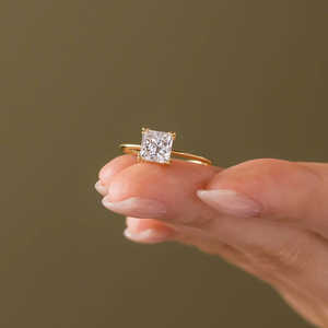 Princesa Corte Solitario Anillo de compromiso Moissanite Solitario Anillo - Product Image 6