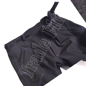 Pantalon de neige noir de style streetwear avec coutures violettes contrastées et design de poche cargo Design de taille réglable - Product Image 4