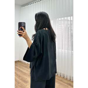 Conjunto de Dos Piezas LUSTRIN para Mujer, Blusa Cruzada Negra de Mezcla Modal y Pantalones Anchos de Cintura Alta con Cinturón para Primavera - Product Image 4