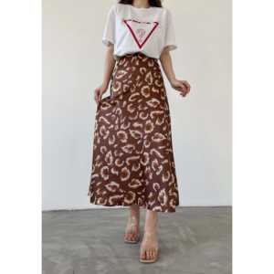 กระโปรงผ้าซาตินลายแมกซี่เอวธรรมชาติมีคุณสมบัติมันวาว - Product Image 6