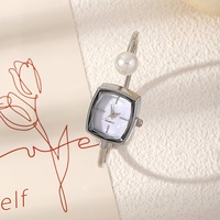 Montre Femme Simple en Gros, Bracelet Unique Tendance, Montres Exquises pour Dames