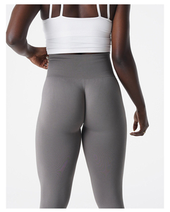 Productos más vendidos personalizados 2024, mallas de yoga sin costuras de talla grande para entrenamiento de cintura alta sólido gris claro - Product Image 3