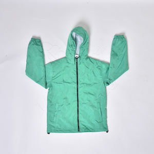 Haute qualité Logo hommes femmes Softshell respirant mince veste légère en plein air imperméable et coupe-vent veste de randonnée - Product Image 1