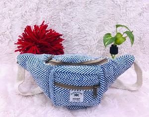 Riñonera de cáñamo estampada hecha a mano por diseñador, bolsos cruzados unisex de algodón con cinturón ajustable, bolsos casuales de viaje - Product Image 1