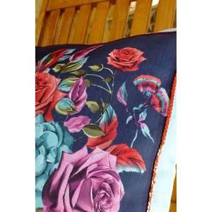 Juego de Mantel Azul Cielo Hecho a Mano con Camino de Mesa Floral y Fundas de Cojín para Decoración del Hogar - Product Image 4