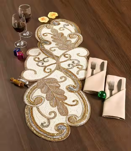 Corredores de cuentas hechos a mano solitarios, caminos de mesa con cuentas de concha de mar costero bordado, tema de playa para boda, decoración de Navidad - Product Image 1