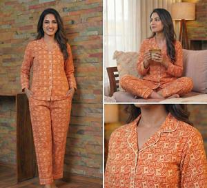 ชุดนอนผ้าทอพิมพ์ลายดอกไม้ คอวี สไตล์ลำลอง สำหรับผู้หญิง ฤดูใบไม้ผลิ/ฤดูร้อน  ผ้าฝ้ายพิมพ์ลายด้วยมือ  ชุดนอนนุ่มสบาย  คุณสมบัติให้ความอบอุ่น - Product Image 5