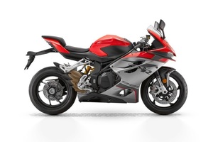 Moto sportive 900cc à 4 cylindres en ligne, modèle haute performance - Product Image 5