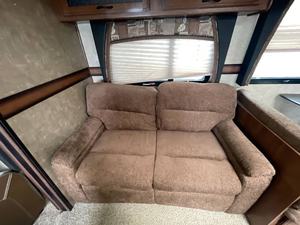 Jayco W-h-i-t-e H-a-w-k 27DS-R-L d'occasion de 2016 - Product Image 5