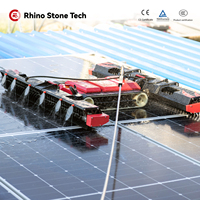 Robot de nettoyage de panneaux solaires innovant en vente directe d'usine, solutions de nettoyage PV pour les fermes solaires commerciales et industrielles