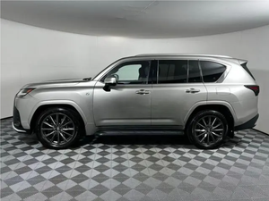 SUV de luxe de taille standard de type LX600 de style japonais d'occasion 2023, édition de base, intérieur luxueux, prêt à rouler - Product Image 3