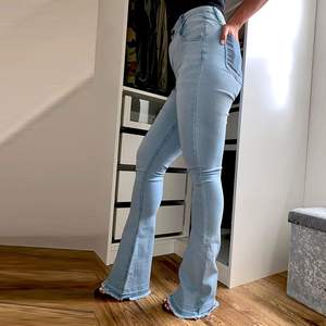OEM Nueva Mujer Denim Jeans de cintura alta de color azul claro lavado Flare Jeans Señoras Mejor Calidad Jeans Para Mujeres ODM - Product Image 2
